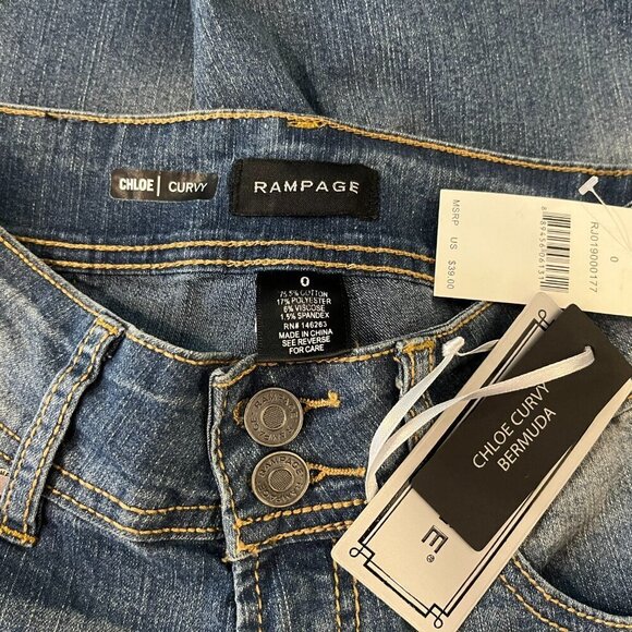 RAMPAGE Women's Denim Curvy Cut Off Shorts - Size 0 - NWT $39 - Picture 4 of 4